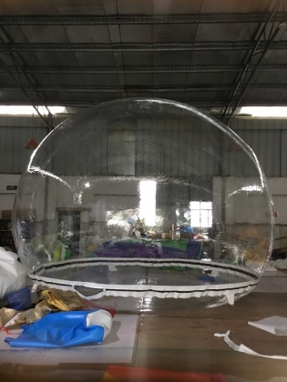 Inflatable bubble tent