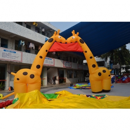 infltable giraffe arch for z...