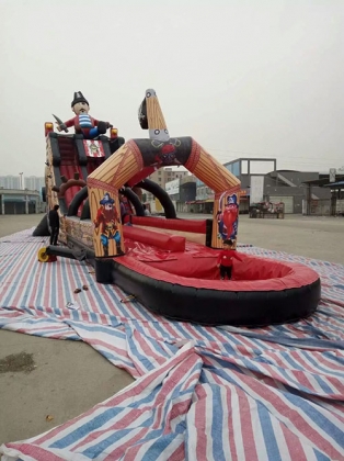 pirate inflatable water slid...