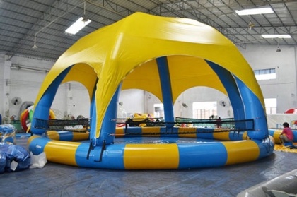 inflatable water pool with d...