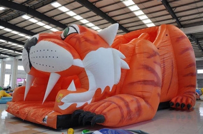 giant inflatable tiger slide