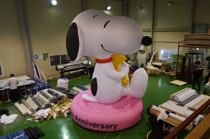 giant inflatable snoopy dog ...