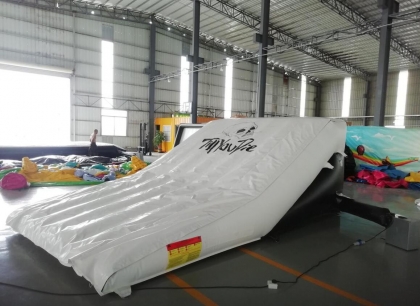 inflatable Jumping Airbag La...
