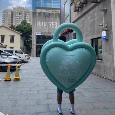 pvc inflatable heart shape b...