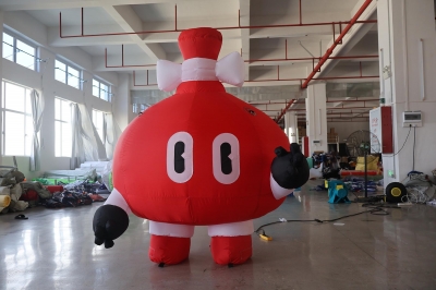 Giant red Inflatable Christm...