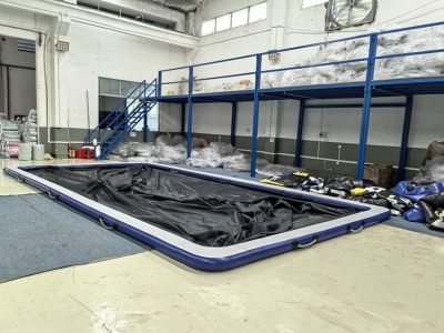 inflatable swimming pool inf...