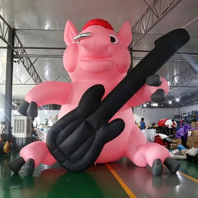inflatable pig cartoon infla...